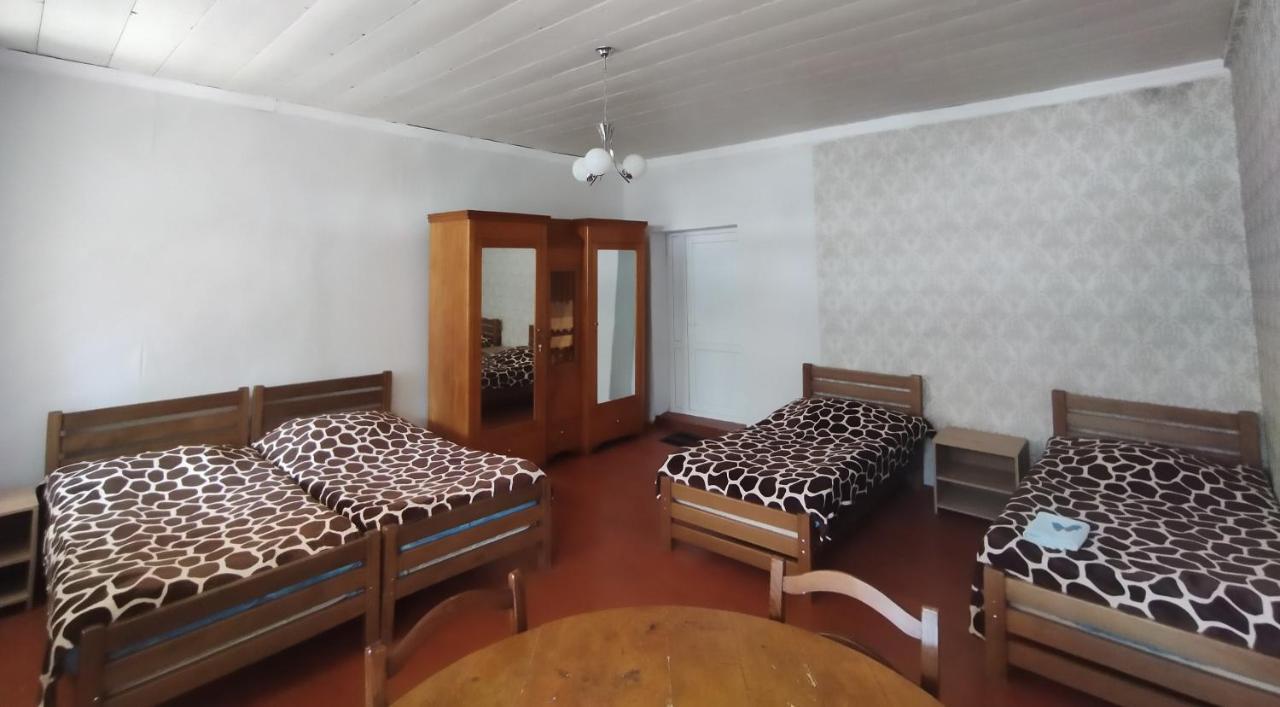 Guest House Katia Местия Екстериор снимка