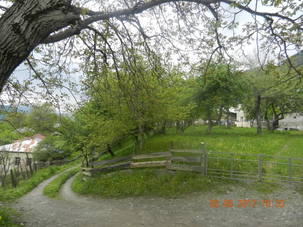 Guest House Katia Местия Екстериор снимка