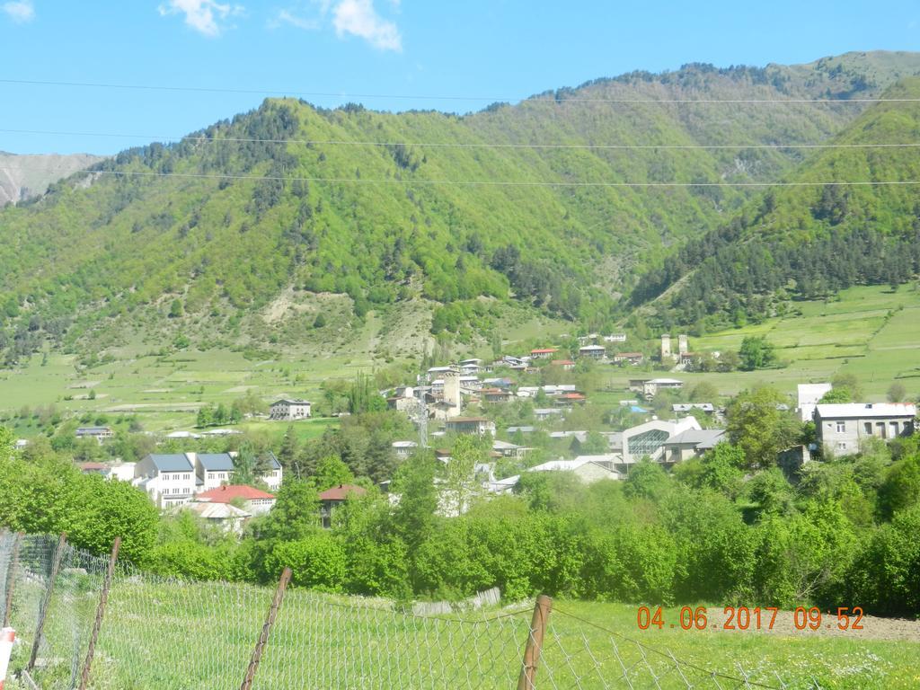 Guest House Katia Местия Екстериор снимка