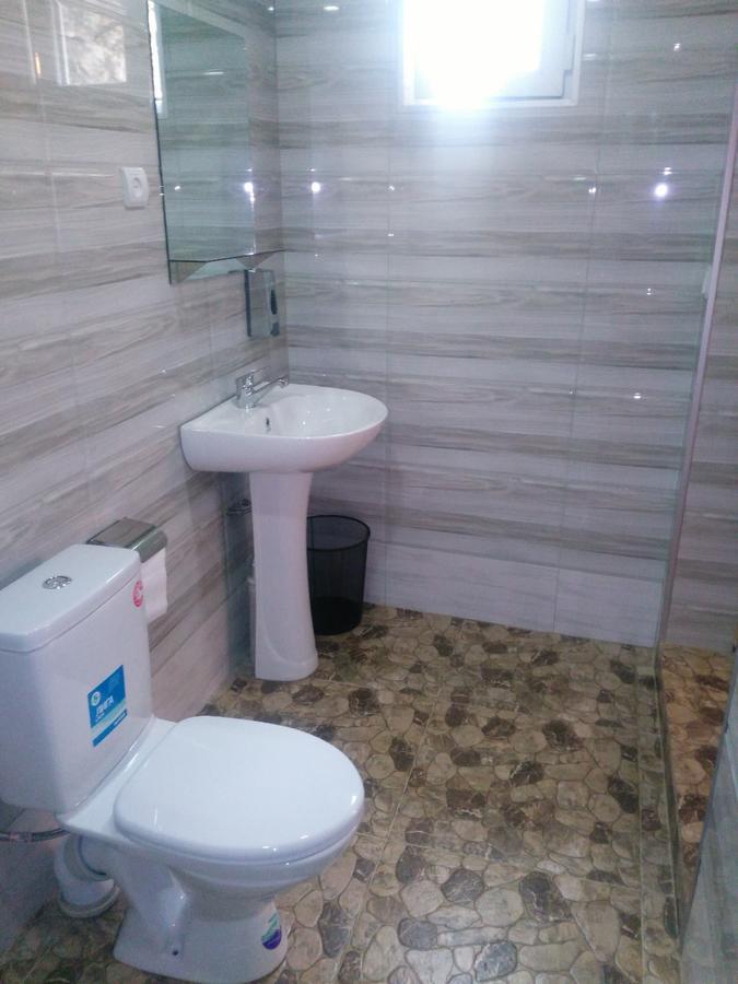 Guest House Katia Местия Екстериор снимка