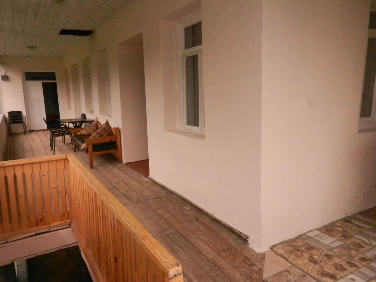Guest House Katia Местия Екстериор снимка