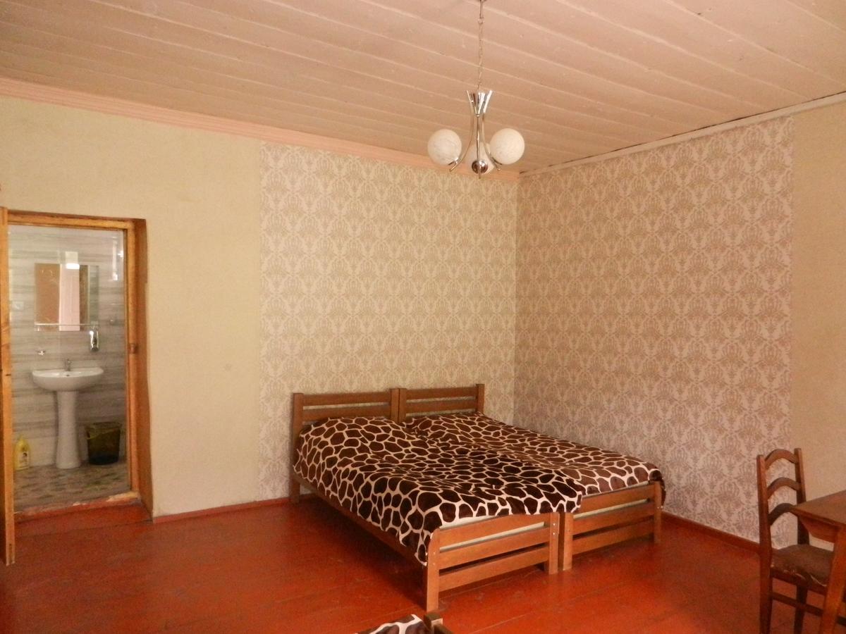 Guest House Katia Местия Екстериор снимка